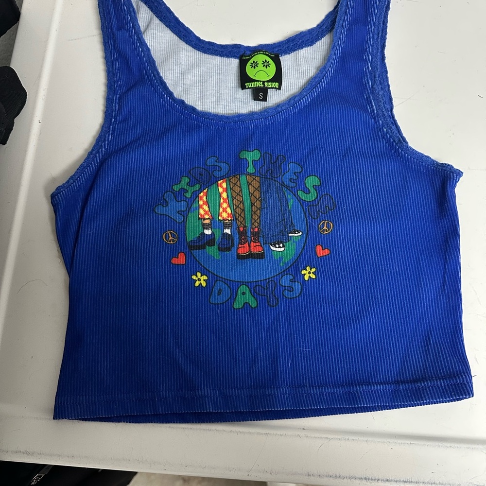 Tunnel vision Graphic Tank Top